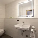 호텔 Hotel-restaurant Weinhaus Grebel
