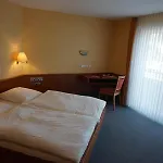 Hotel-restaurant Weinhaus Grebel 호텔