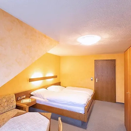 Hotel-restaurant Weinhaus Grebel Otel