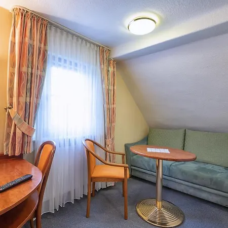 Otel Hotel-restaurant Weinhaus Grebel 3*