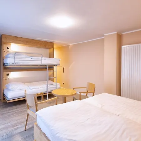 Otel Hotel-restaurant Weinhaus Grebel 3*