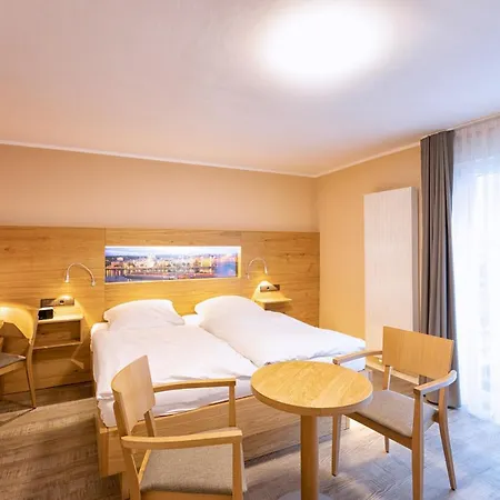 维恩豪斯格列伯餐厅酒店 3* 科布倫茨