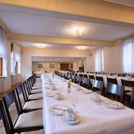 Otel Hotel-restaurant Weinhaus Grebel 3*
