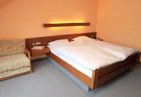 Otel Hotel-restaurant Weinhaus Grebel 3*